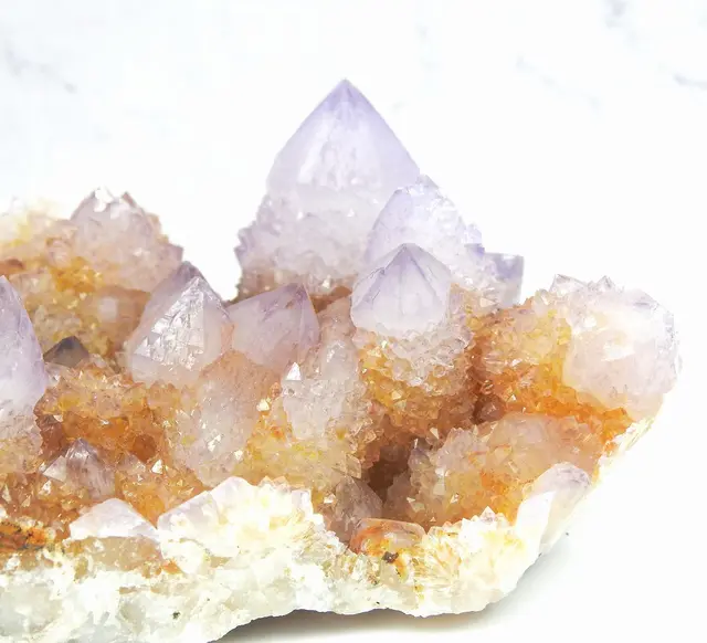 Aura & Stone statement crystals and mineral decor